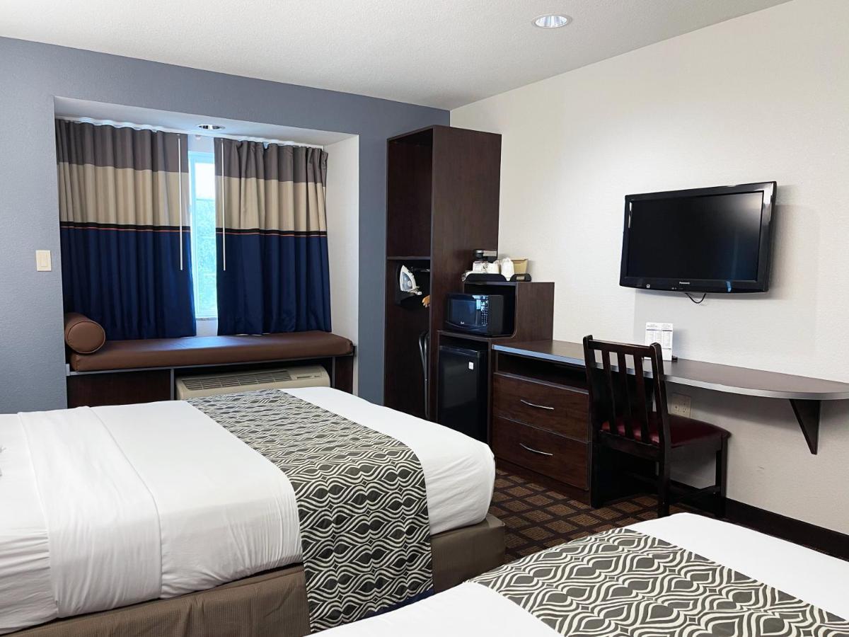 Microtel Inn & Suites By Wyndham Мичиган Сити Екстериор снимка
