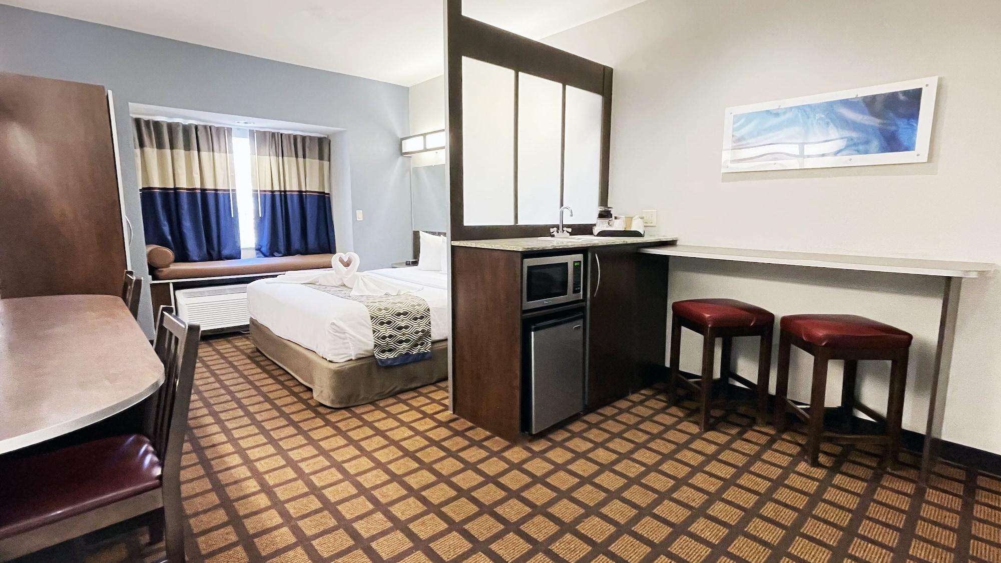 Microtel Inn & Suites By Wyndham Мичиган Сити Екстериор снимка