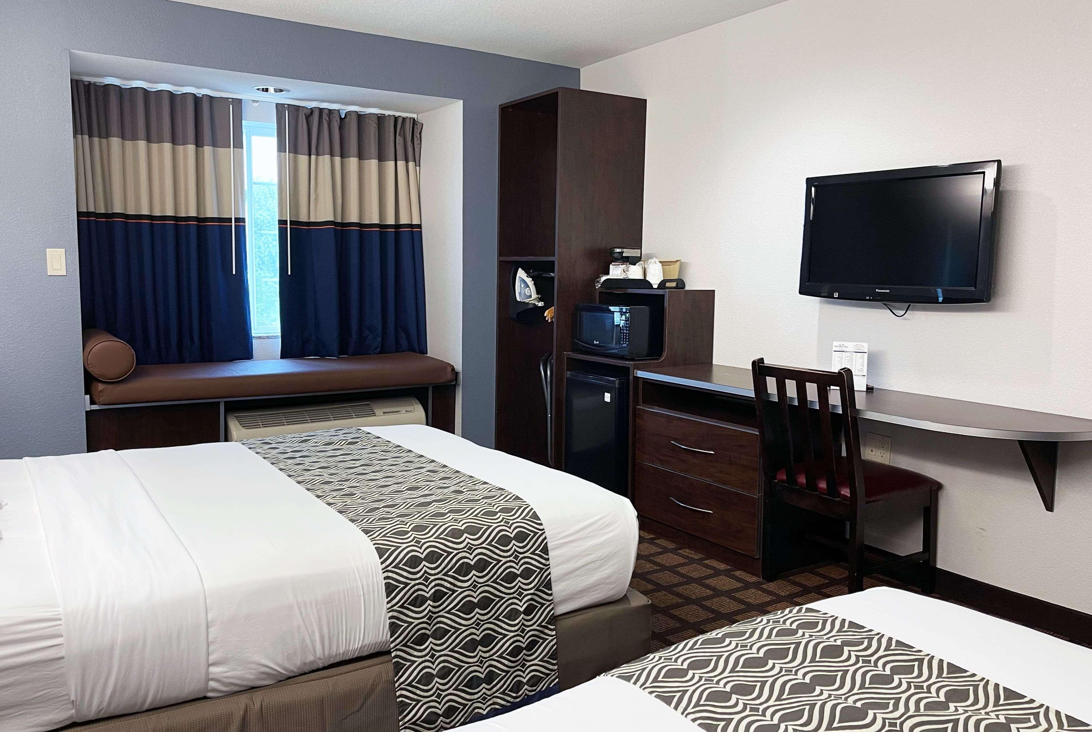 Microtel Inn & Suites By Wyndham Мичиган Сити Екстериор снимка