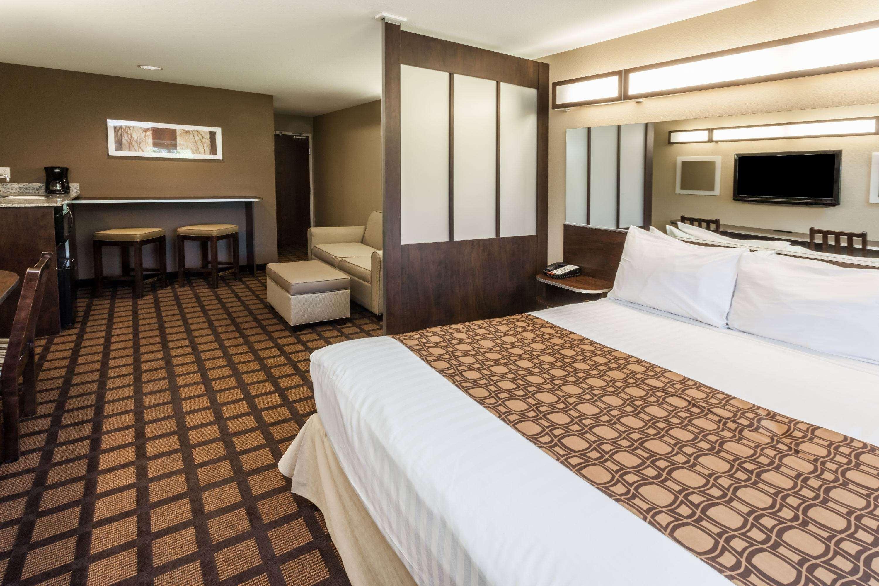 Microtel Inn & Suites By Wyndham Мичиган Сити Екстериор снимка