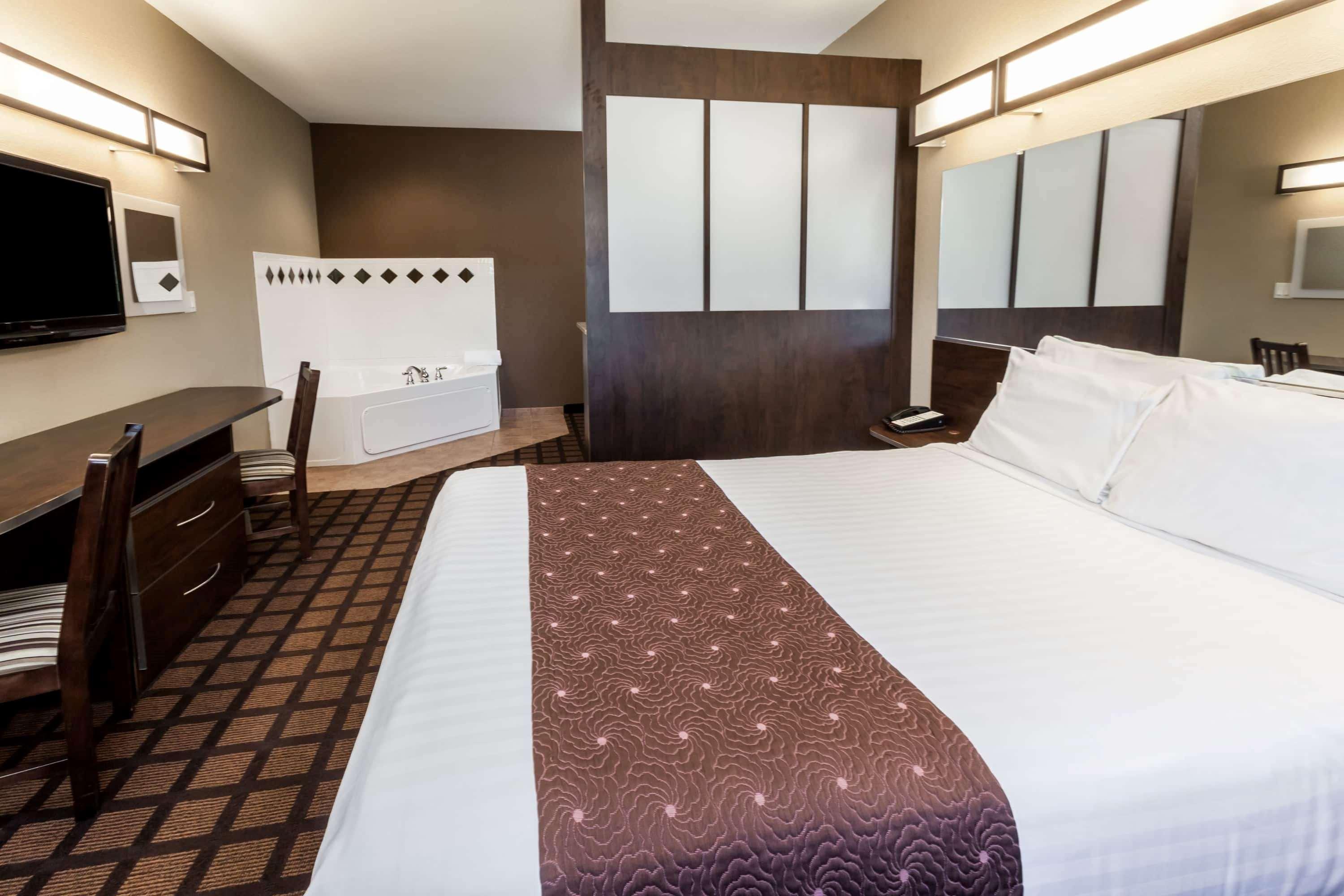 Microtel Inn & Suites By Wyndham Мичиган Сити Екстериор снимка