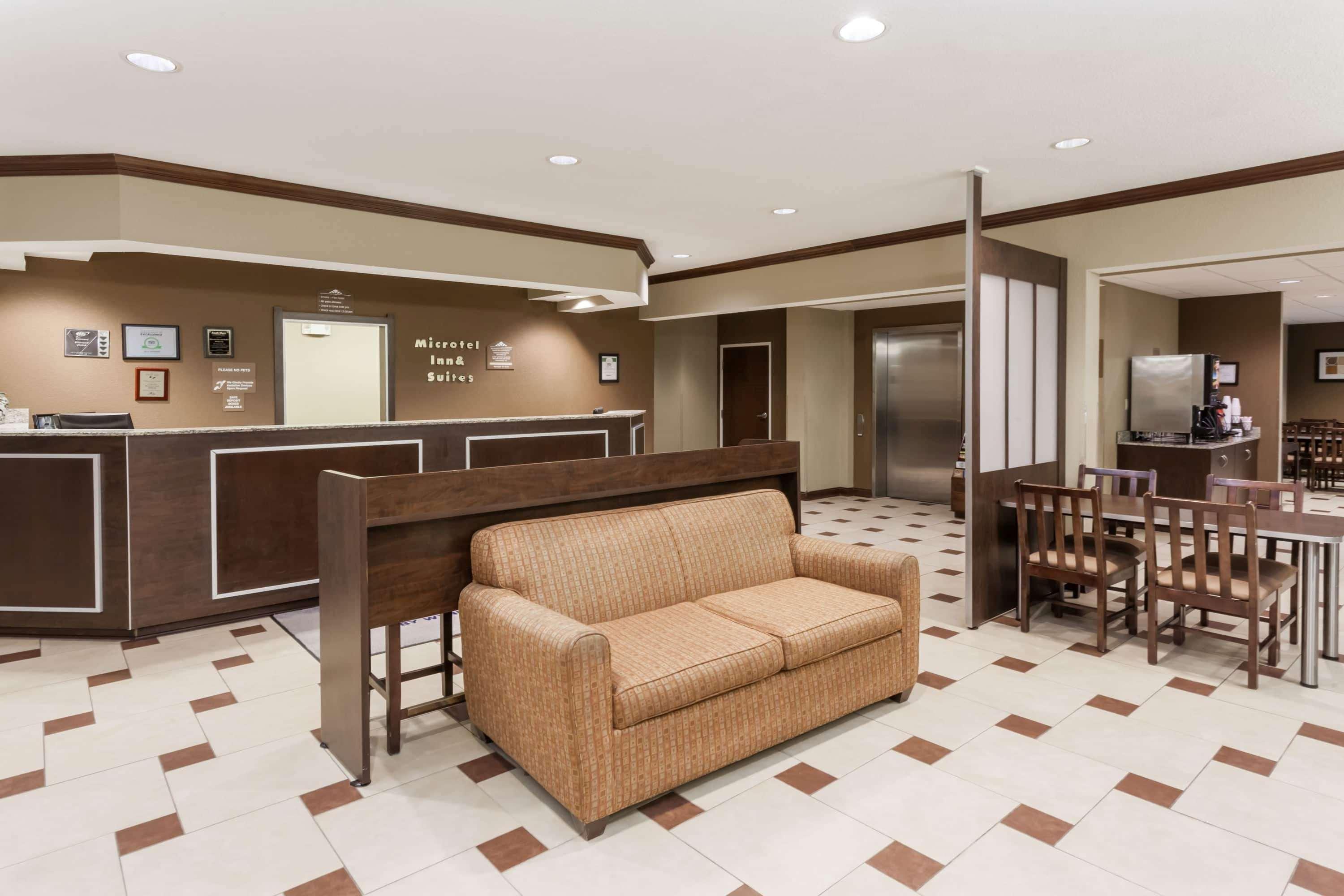 Microtel Inn & Suites By Wyndham Мичиган Сити Екстериор снимка