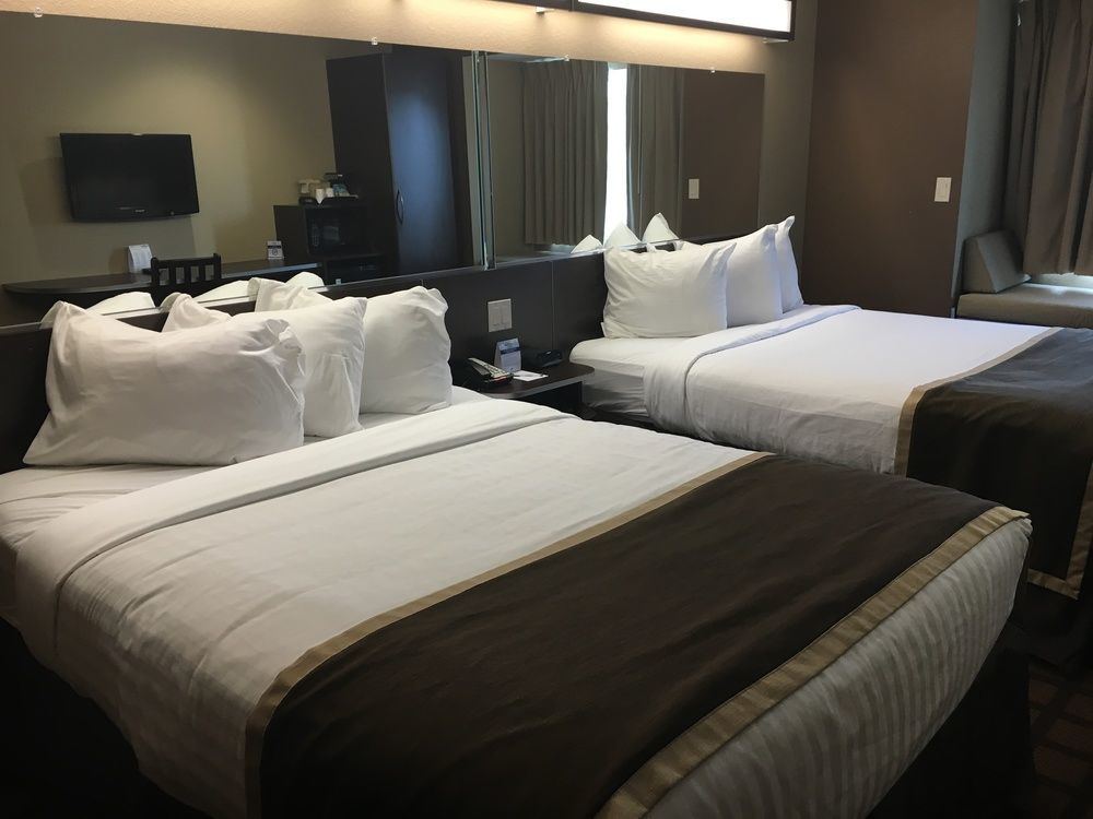 Microtel Inn & Suites By Wyndham Мичиган Сити Екстериор снимка